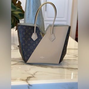 Louis Vuitton bag in great condition!